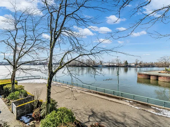 2020 E Kent Ave S #208, Vancouver, BC V5P 4X2