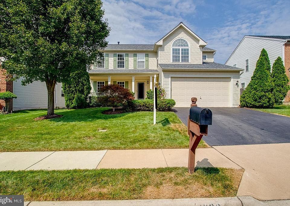 1st image of 1936 Brooke Farm Ct