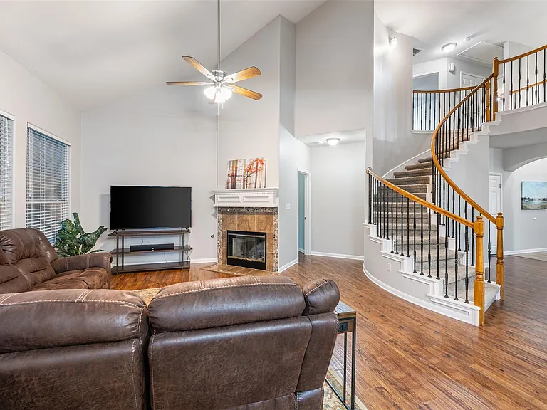4435 Hunters Lodge Dr — Photo 12