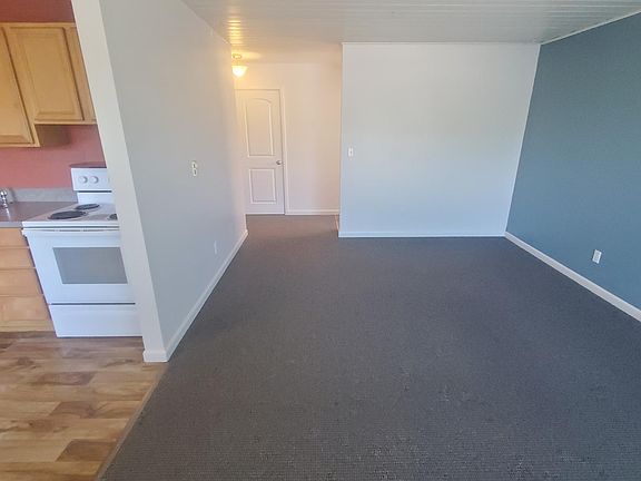 3rd image of 4754 22nd Ave NE APT 4