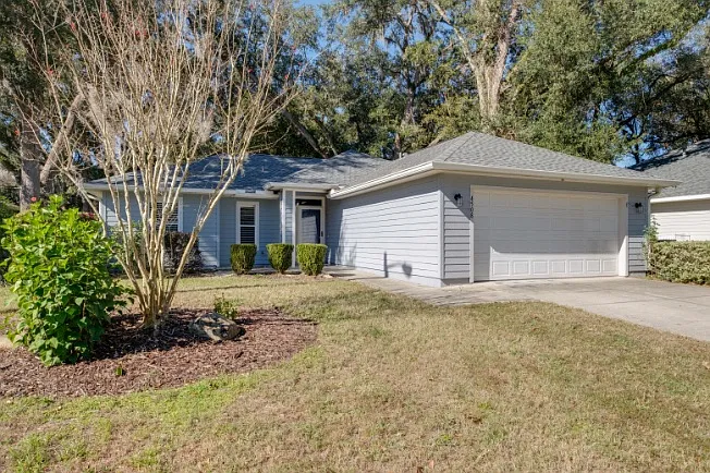 3 bed, 1245 sqft, $2,300 — Photo 1
