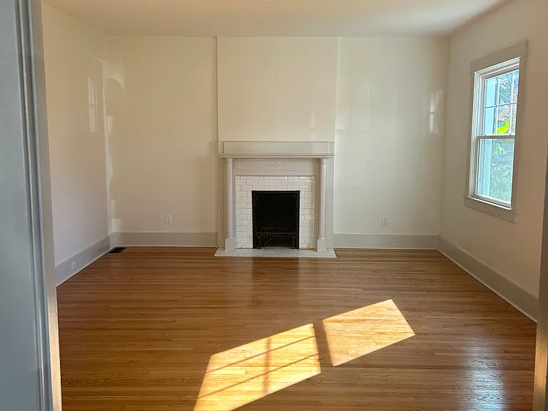 805 Sunset Dr — Photo 3