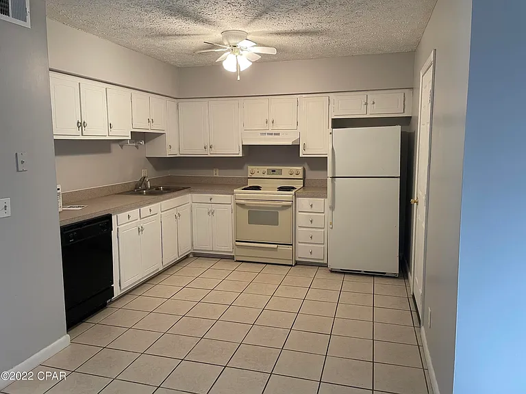 1510 Clay Ave #A — Photo 3