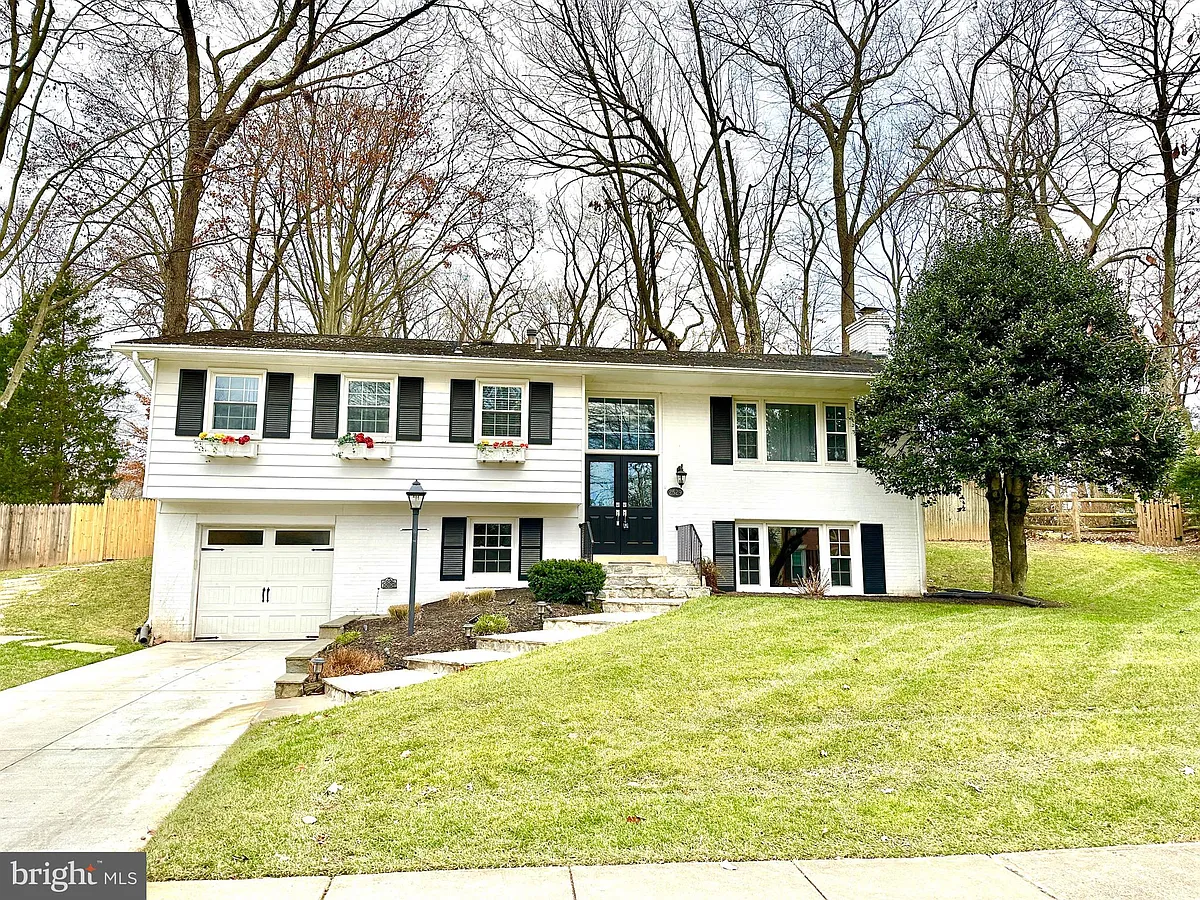Building Photo - 2529 W Meredith Dr