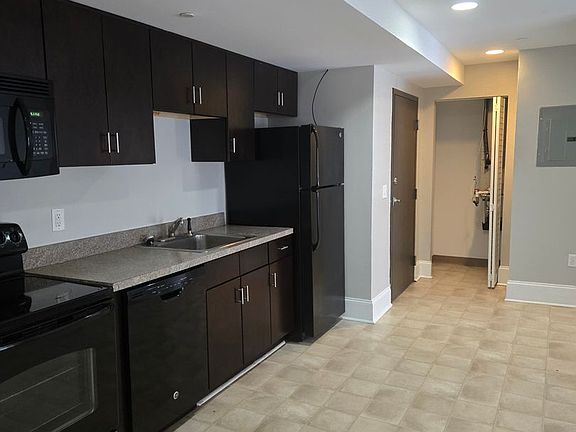 5th image of 301 Market St #202