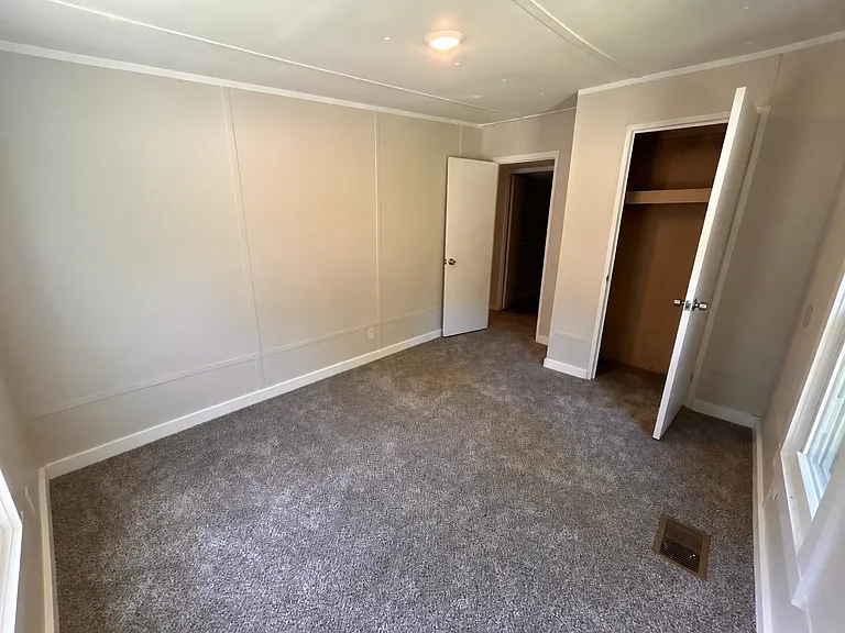 415 Old Statesville Rd — Photo 17