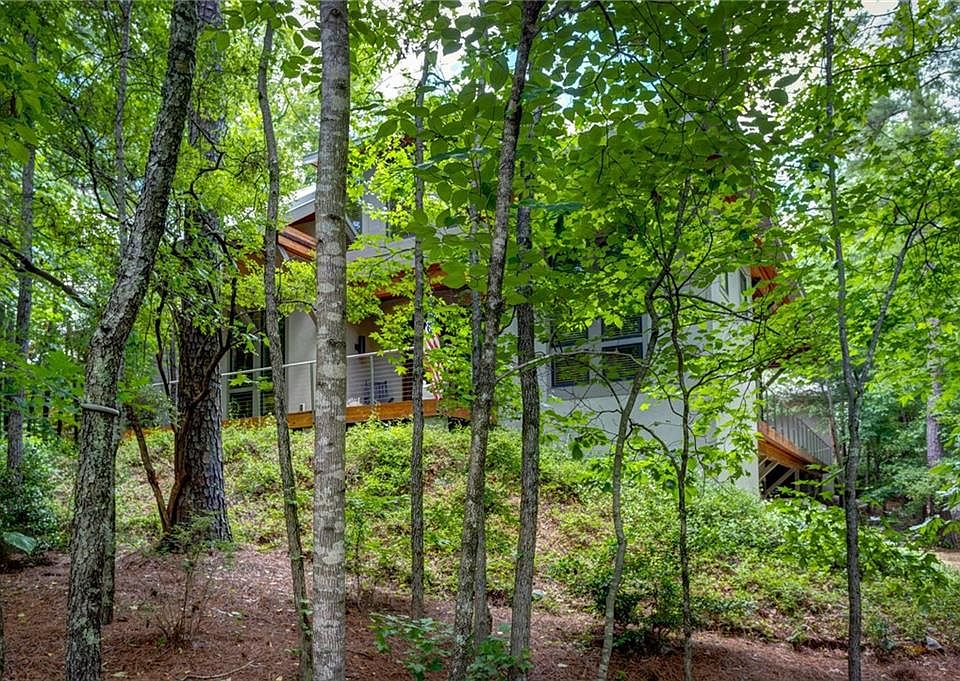 1st image of 9016 Selborne Ln