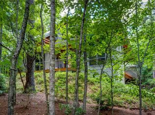 9016 Selborne Ln, Chattahoochee Hills, GA 30268