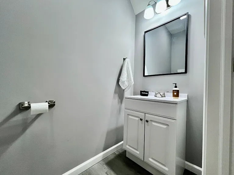 1011 N Anderson St — Photo 12