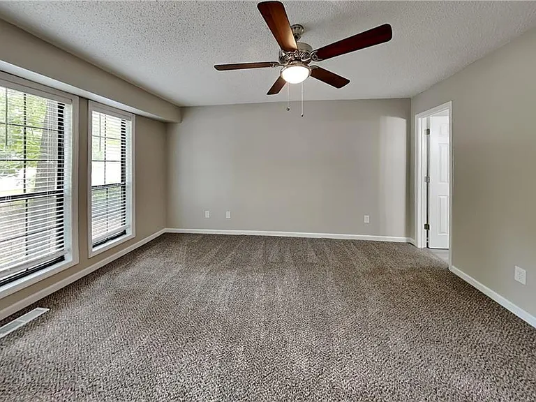 4031 Oak Stone Dr — Photo 9