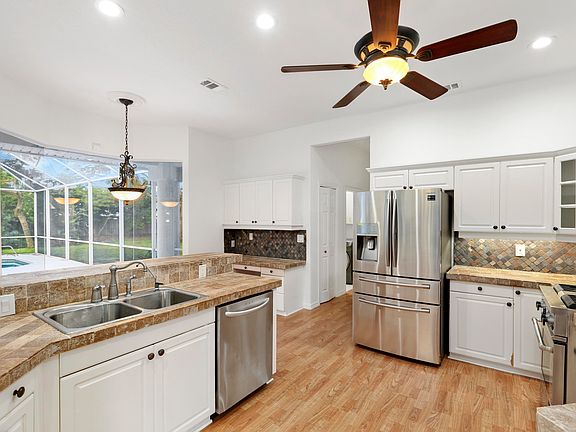 2nd image of 146 Hidden Cove Dr