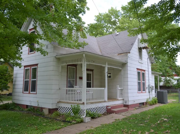 341 W State St, Waverly, IL 62692