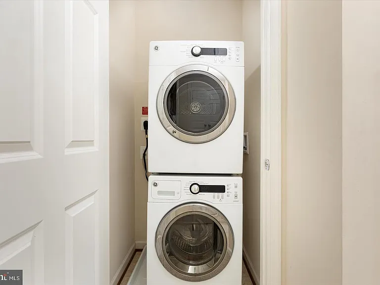109 Splendor Garden Way — Photo 26