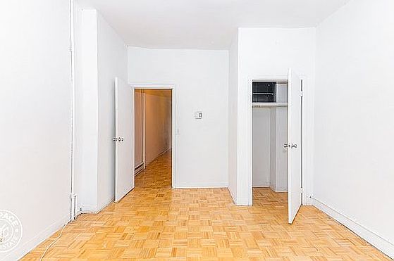 4th image of 297 Troutman St #7U
