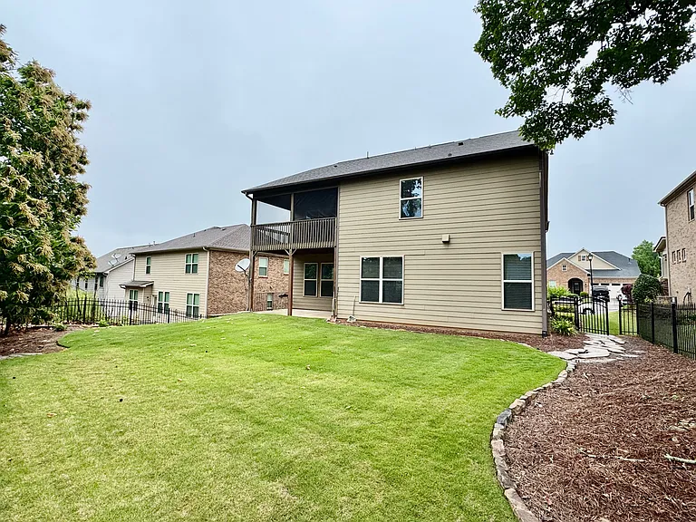 1514 Chelsea Falls Ln — Photo 34