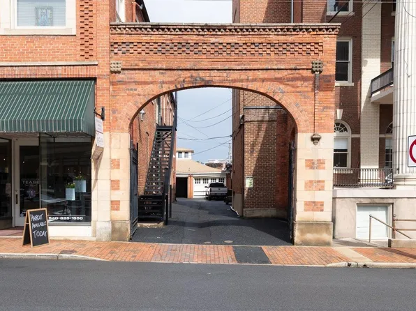 117 W Frederick St APT 2, Staunton, VA 24401