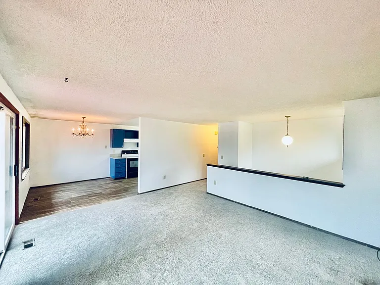 8836 22nd Ave SW — Photo 6