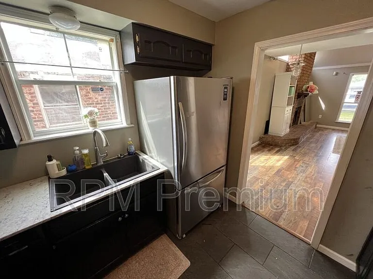 8725 Fairoaks St — Photo 14