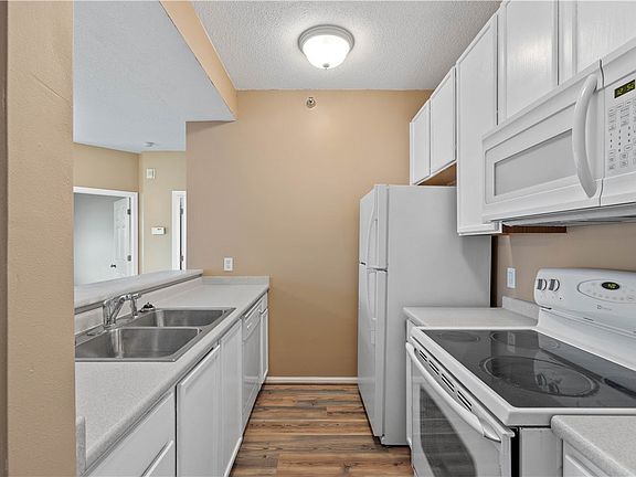 5th image of 1110 NE 6th Ln Unit G2