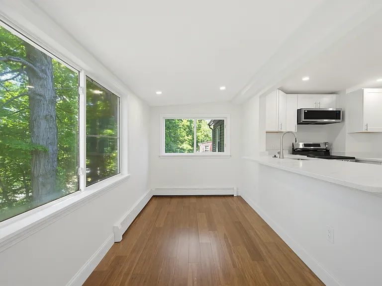 88 Deforest St — Photo 8