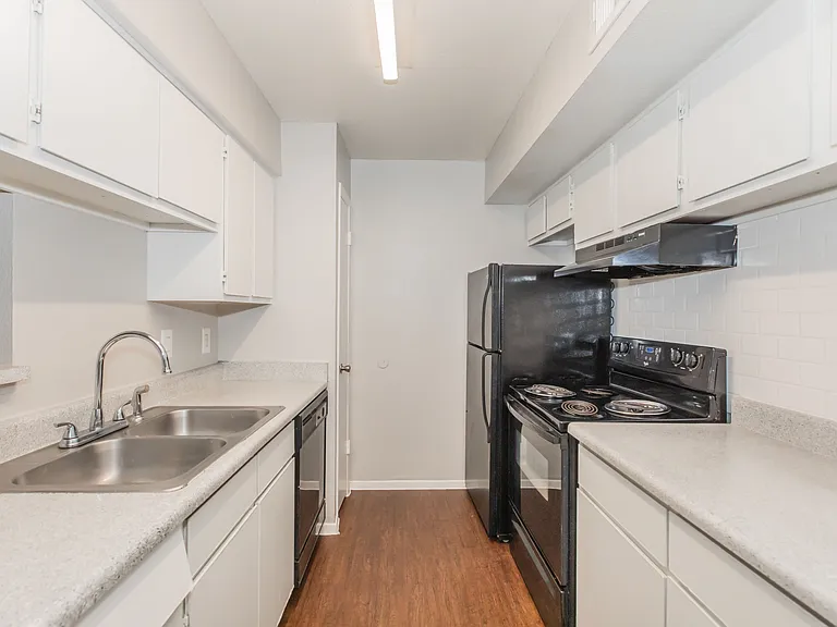 1410 Martinsville St — Photo 17
