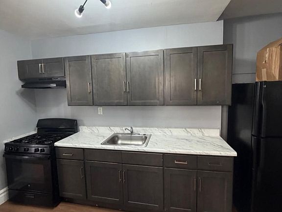4th image of 482 Jefferson Ave #3B