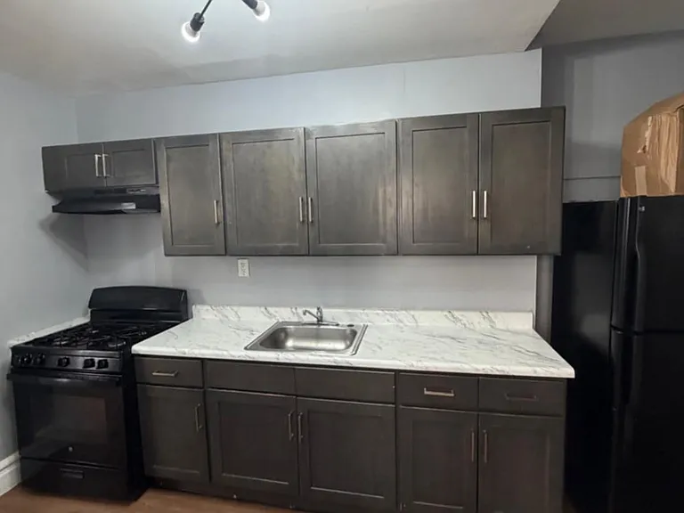 482 Jefferson Ave #3B — Photo 4
