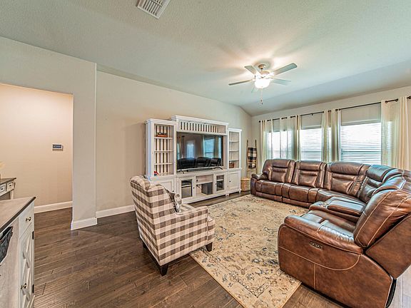 3rd image of 10101 Callan Ln
