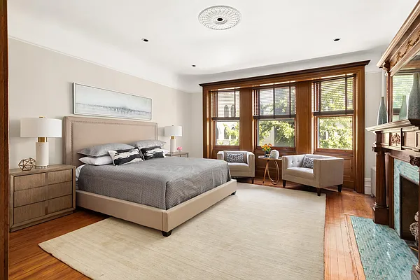 Sold by Compass | media 10