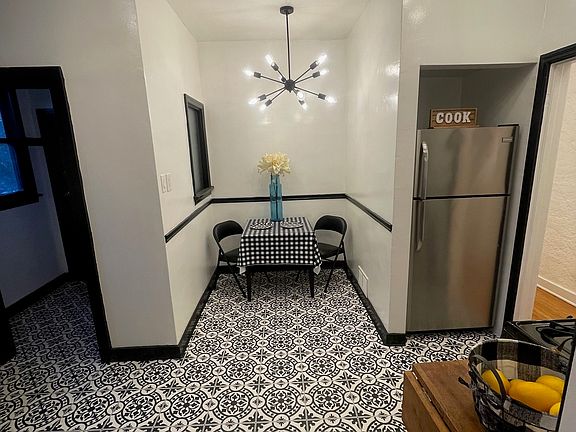 4th image of 130 N Croft Ave #3