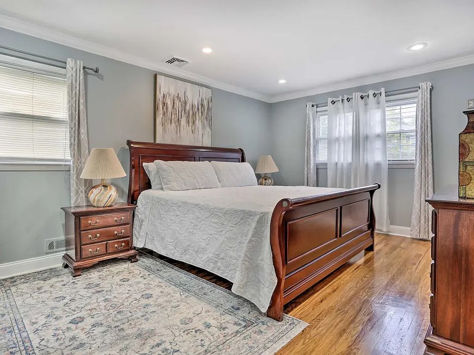 BEDROOM !