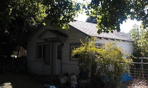 2nd image of 717 Locust St