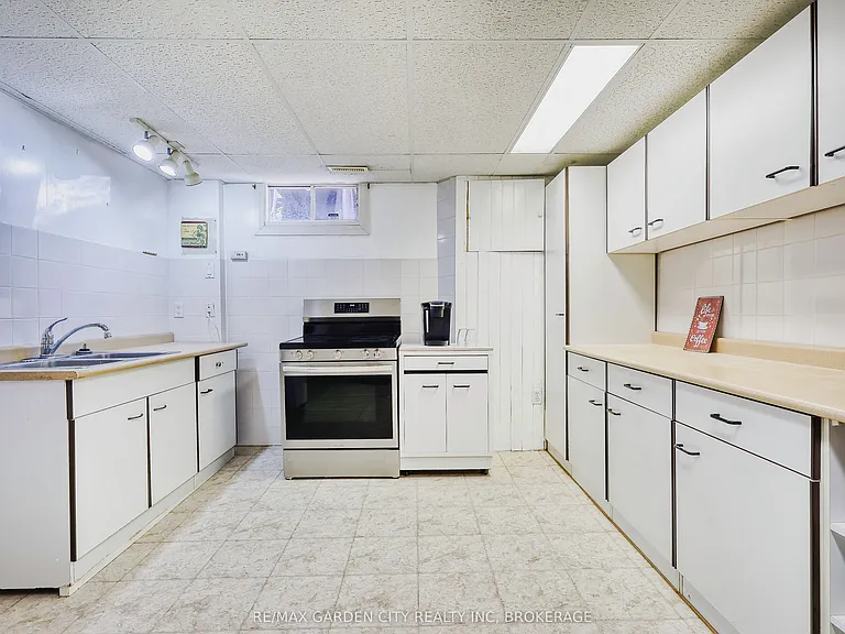 38 Cypress St #LOWER — Photo 17