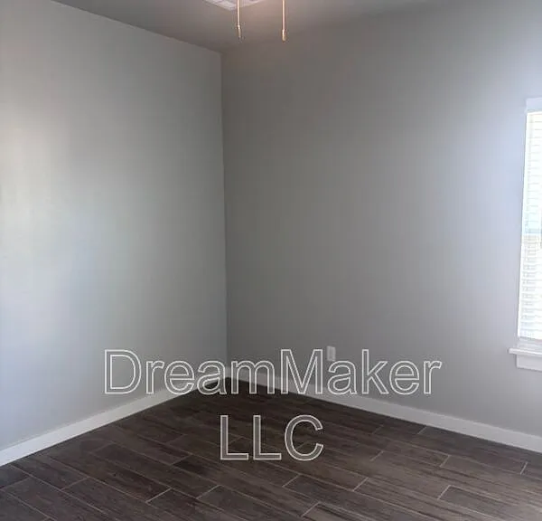 1016 Apple Blossom Way — Photo 17