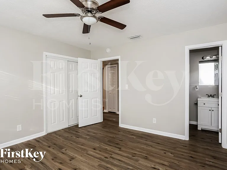 2853 Oakcove Ln — Photo 9
