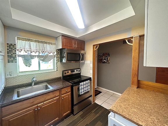 3rd image of 6100 Forest Hill Boulevard #101