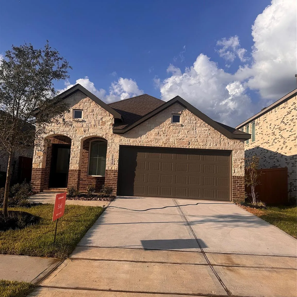 4 bed, 3.0 bath, 1868 sqft, $2,450 — Photo 2