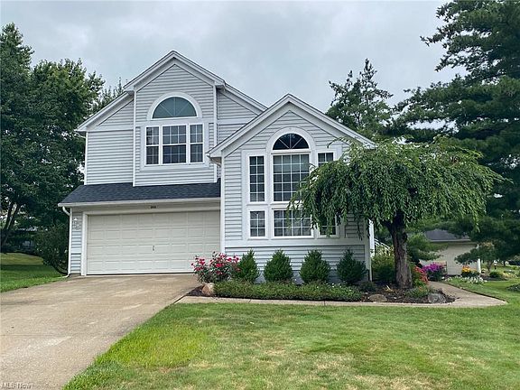 2nd image of 202 Woodbridge Ln