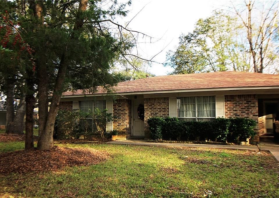 1st image of 1615 W Court Dr