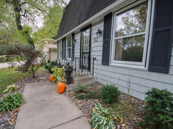 113 135th St E, Burnsville, MN 55337