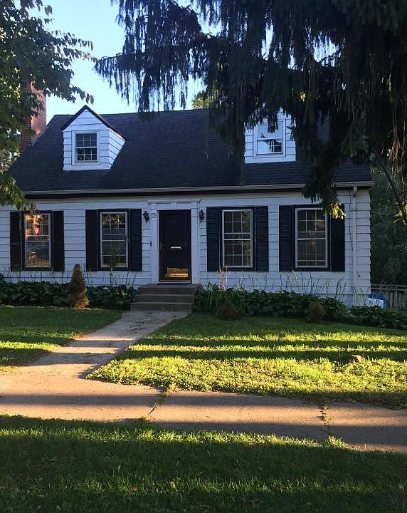 1st image of 158 Sidney St E