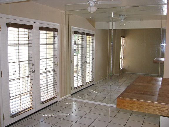 2nd image of 3828 N 32nd St Unit 118