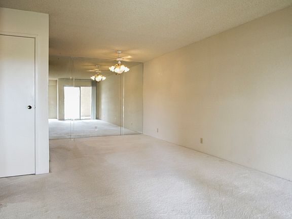4th image of 575 N Villa Ct Unit 115