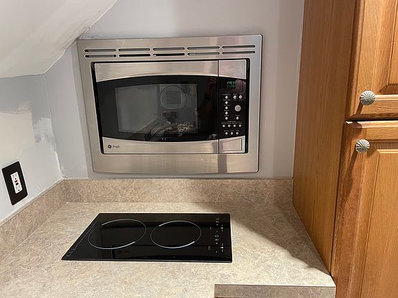 5th image of 1956 Palmer Ave Floor 3