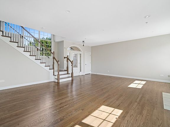 5th image of 1719 Dewes St
