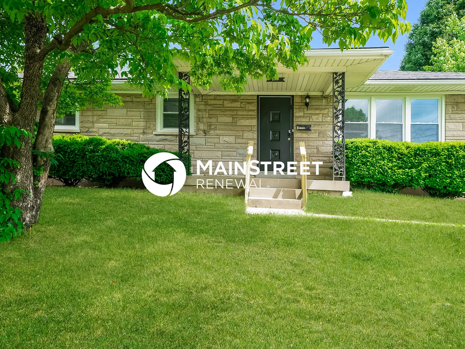 2309 Burrell Dr — Photo 2
