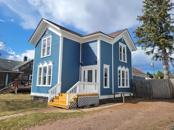 411 W Pine St, Washburn, WI 54891