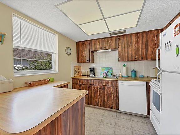 5th image of 1 Quails Run Blvd #205