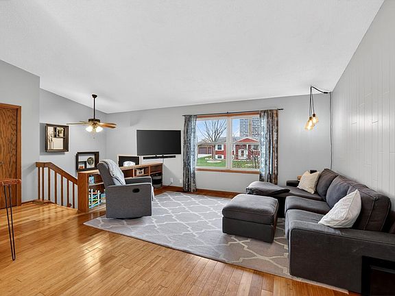 5th image of 1922 38th St NW