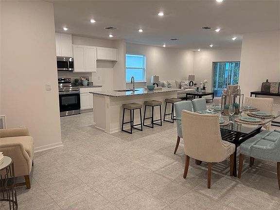 4th image of 64 Enclave Ave